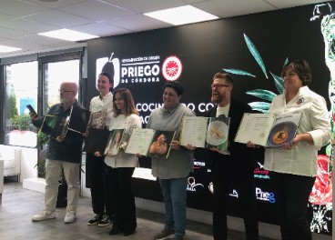 Seis de los 25 chefs que han participado en el recetario.